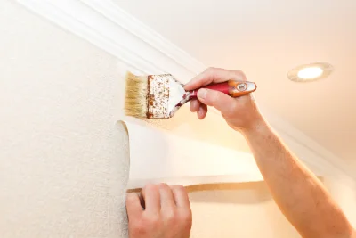 Pose de papier peint à Sainte-Agathe-en-Donzy — revêtements muraux et toiles de verre